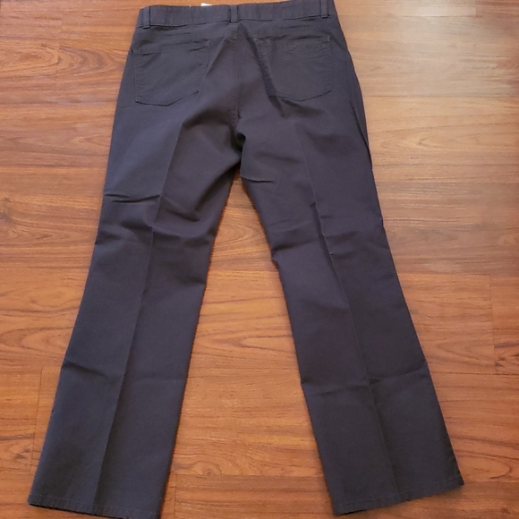 Dockers - Picture 2 of 3